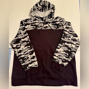 Mens XL Athletic Works Black and Gray Camouflage Hoodie